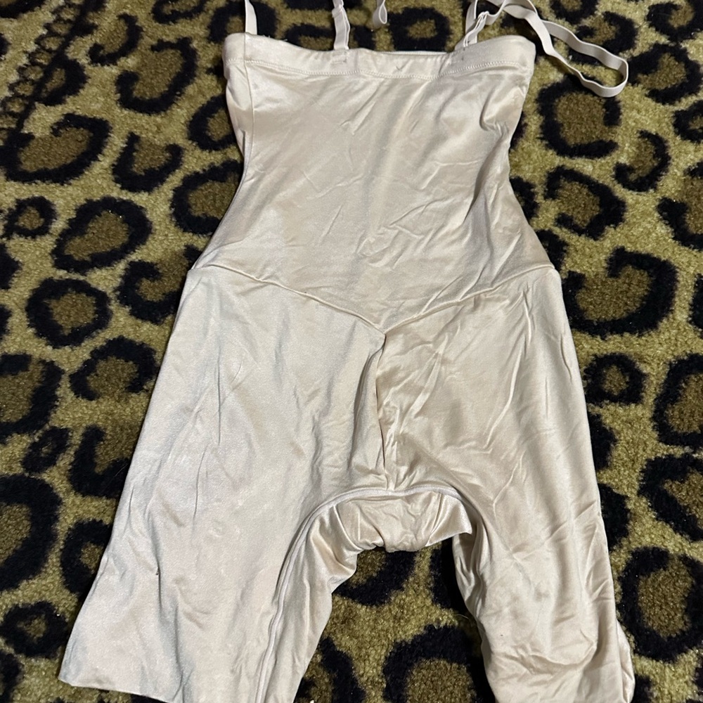 Maidenform Cream Shapewear